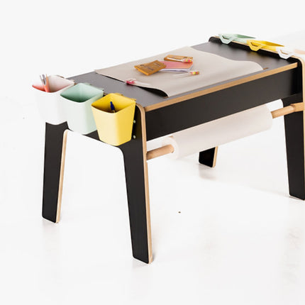 Dětský stůl se zásuvkou + 2 židličky + doplňky