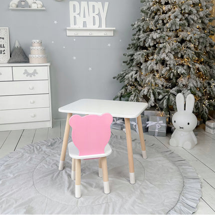 Dětský psací stůl a dřevěná židlička medvídek